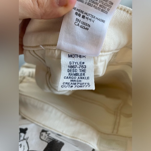 NEW MOTHER Women's The Rambler Cargo Ankle Jeans, Size 30 in Cream Puff - Picture 12 of 12